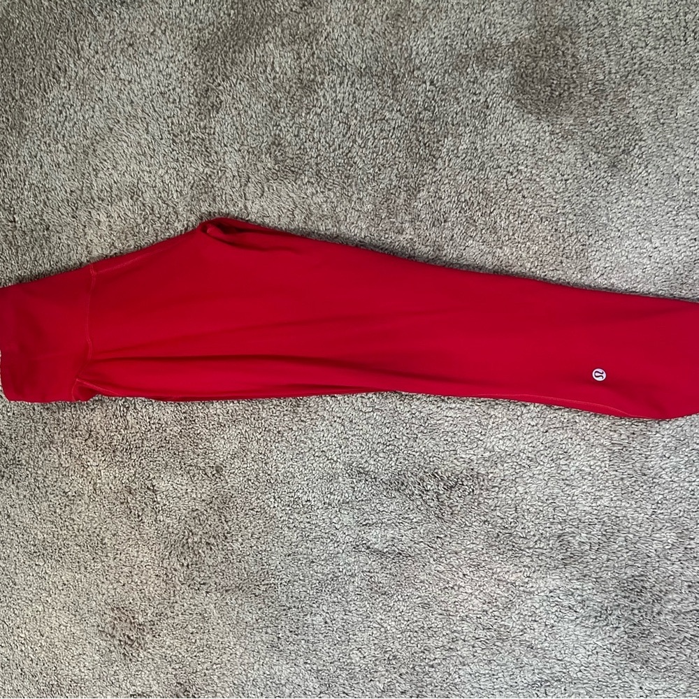 Res lululemon 3/4 leggins in excelllent condition